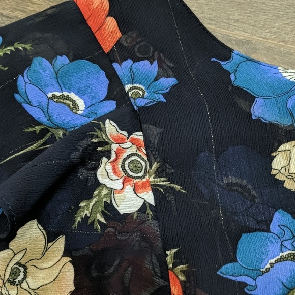 NWT ~ LUMIERE Peplum Hem Flowy Top - Picture 5 of 8